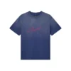 Camiseta con letra inclinada