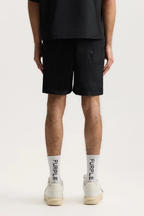 Bañador con contorno del logotipo en pantalones cortos
