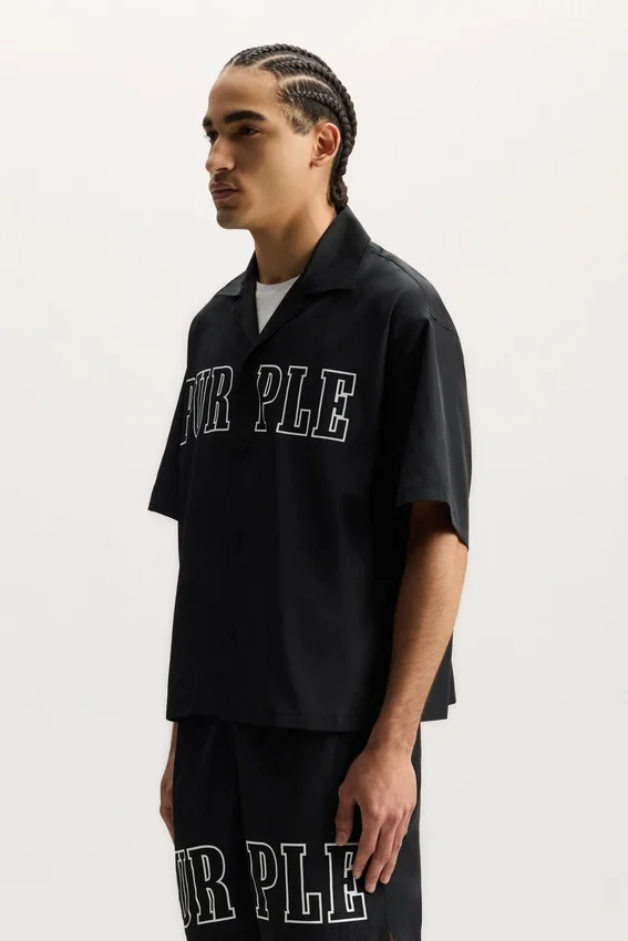 Camisas con contorno del logotipo