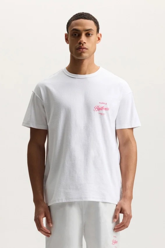 Camiseta con el letrero «Penthouse»
