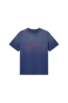 Camiseta con letra inclinada