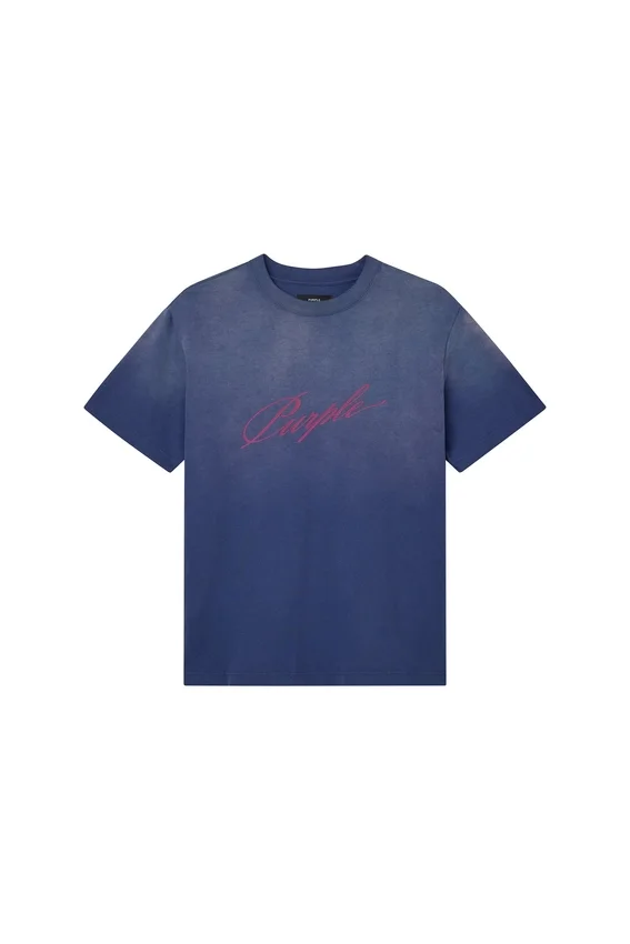 Camiseta con letra inclinada