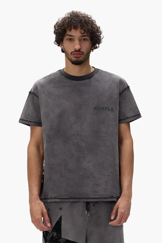 Camiseta con logotipo en plantilla