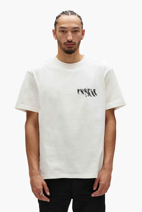 Camiseta con logotipo pintado