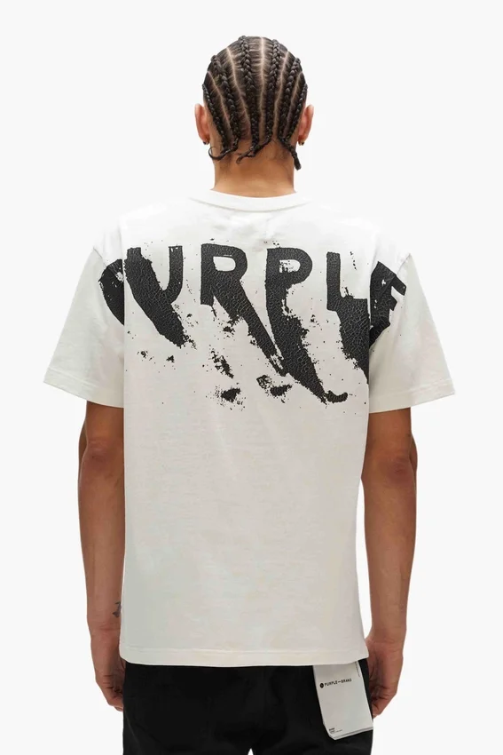 Camiseta con logotipo pintado
