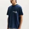 Camiseta con logotipo pintado