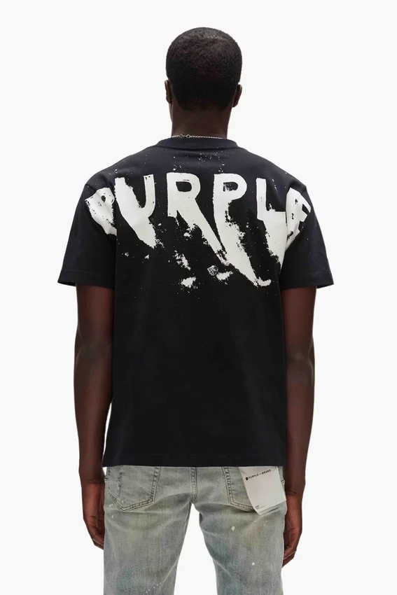 Camiseta con logotipo pintado