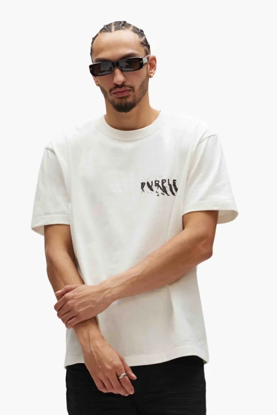 Camiseta con logotipo pintado
