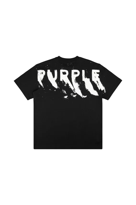 Camiseta con logotipo pintado