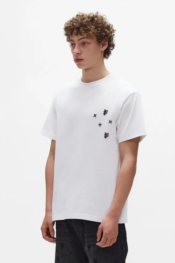 Camiseta con monograma de cuentas