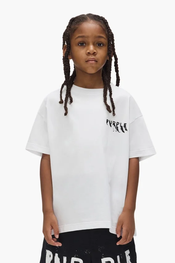 Camiseta infantil con logotipo pintado
