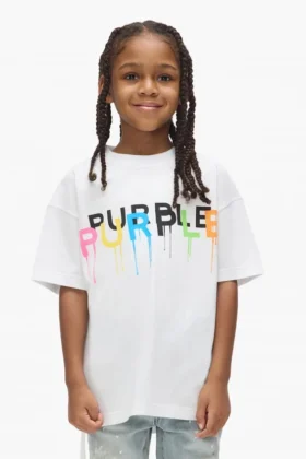 Camiseta infantil con logotipo pintado
