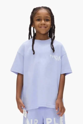 Camiseta infantil con logotipo pintado