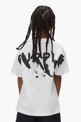 Camiseta infantil con logotipo pintado