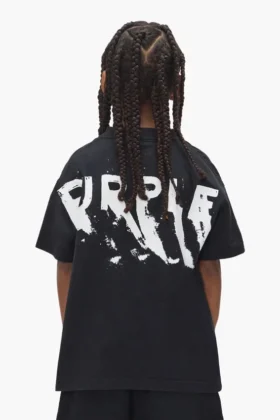 Camiseta infantil con logotipo pintado