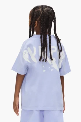 Camiseta infantil con logotipo pintado