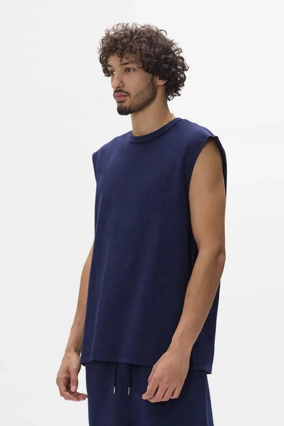 Camiseta sin mangas básica