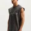 Camiseta sin mangas con letrero «Voltage»