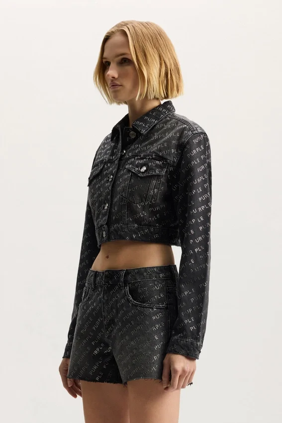 Chaqueta con logotipo brillante