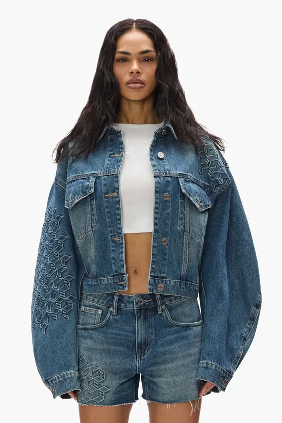 Chaqueta con monograma