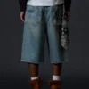 P070 Pantalones cortos con adornos