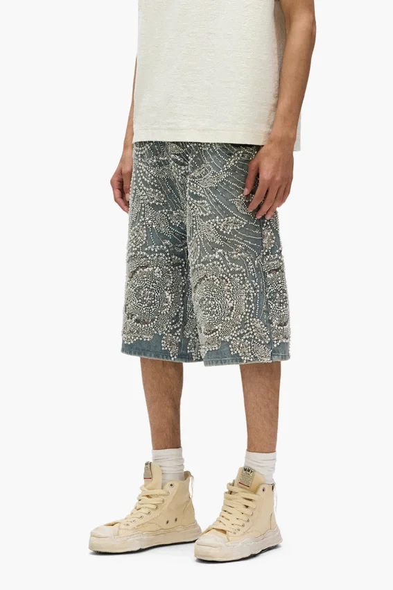 P070 Pantalones cortos con bordados a mano y adornos de cristales