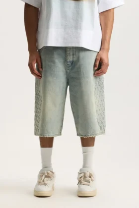 P070 Pantalones cortos con monograma en relieve
