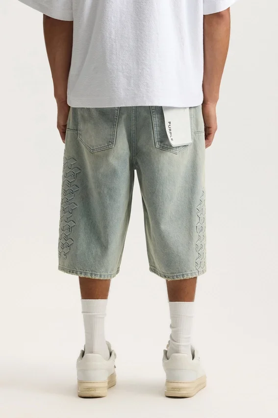 P070 Pantalones cortos con monograma en relieve