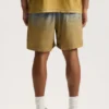 Pantalones cortos con logotipo desvanecido en todo el contorno