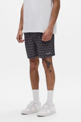 Pantalones cortos con monograma de cubos en todo el contorno
