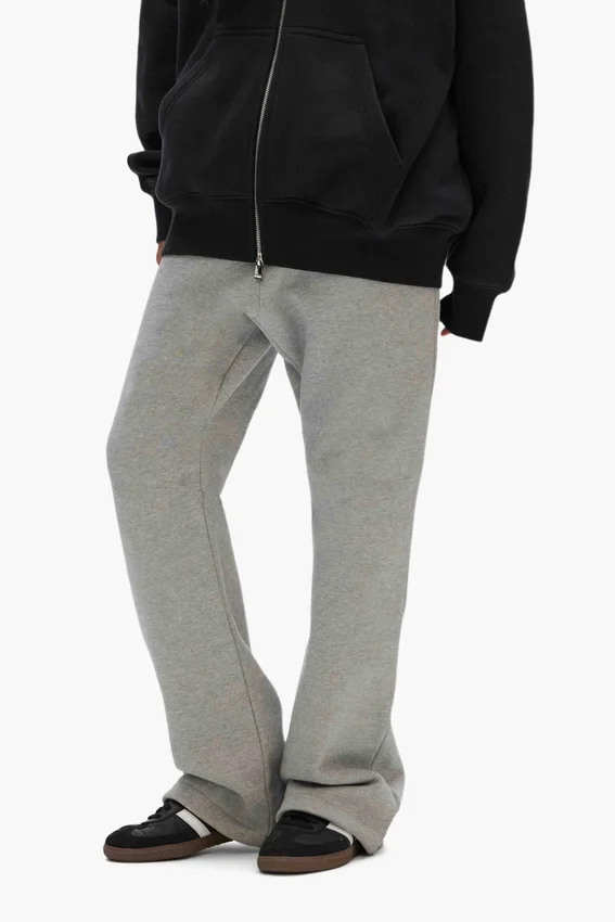 Pantalones de chándal básicos acampanados