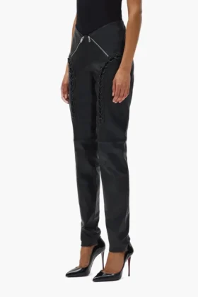 Pantalones de cuero con cremallera en V