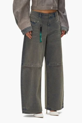 Pantalones holgados con logotipo en relieve