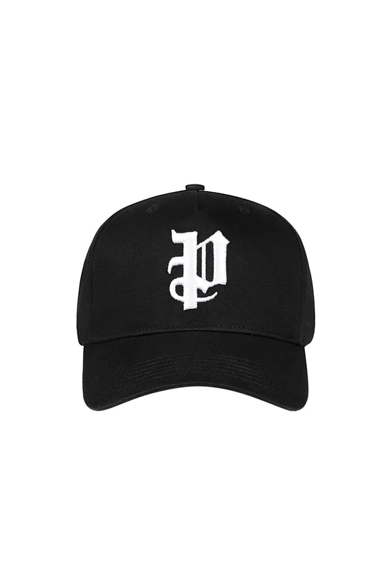 Sombrero con el logotipo «P»