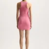 Vestido con corte acanalado y logotipo