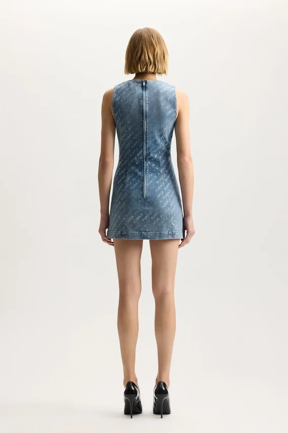 Vestido con logotipo brillante